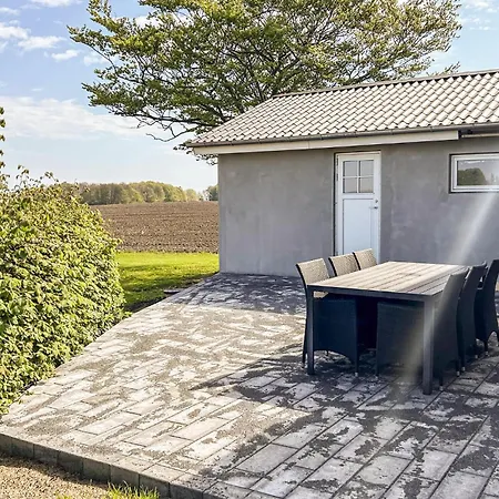 Gorgeous In With Kitchen Holiday home