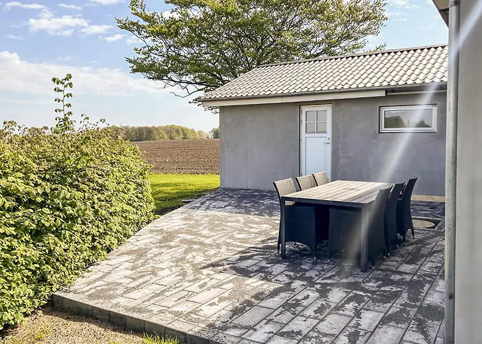 3 Bedroom Beautiful In Vakantiehuis